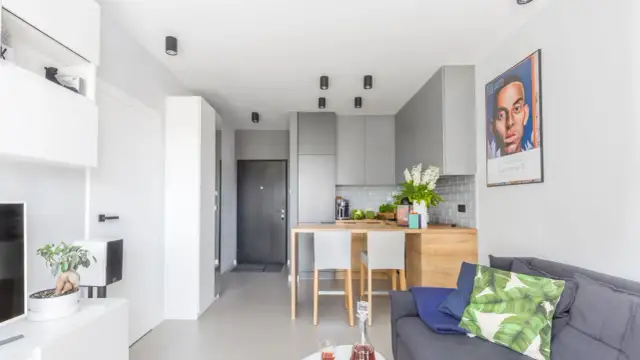 Jak urządzić mały salon z kuchnią, by zyskać więcej przestrzeni?