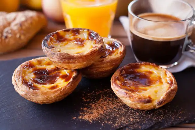 Babeczki portugalskie - przepis i gdzie kupić Pastéis de Nata?