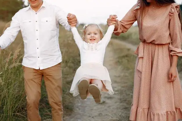 Ubrania dla rodziców i dzieci – jak stworzyć idealne stylizacje rodzinne