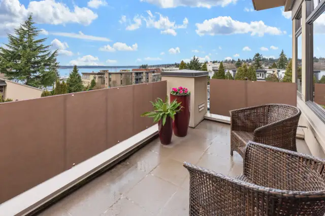 Prywatny balkon w bloku? Osłony, przepisy, pomysły DIY!