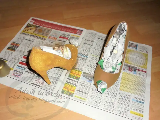 Malowanie obcasów krok po kroku: Odmień buty DIY