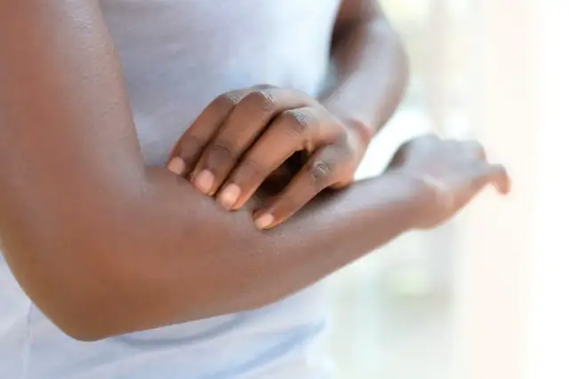 Czy można golić ręce maszynką? Oto co musisz wiedzieć, aby uniknąć podrażnień