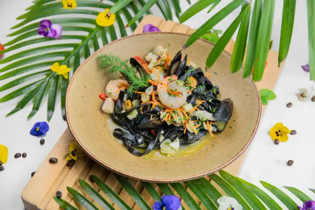 Jaką rybę nad morzem warto złowić? Sprawdź zdrowe opcje