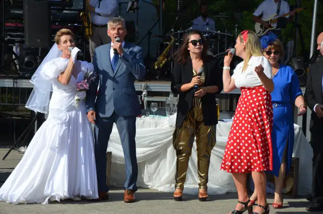 Wesele w stylu PRL: Przewodnik po organizacji i inspiracje