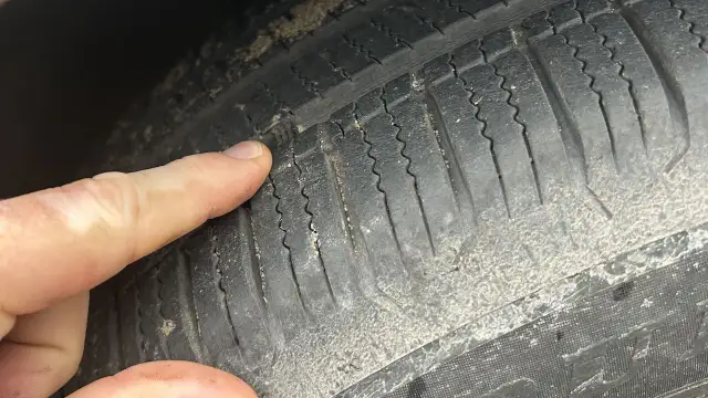 Gdzie sprzedać opony używane? Zyskaj na ogumieniu poradnik eksperta