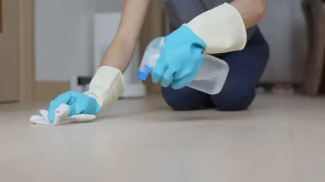 Jak umyć podłogę po remoncie? Skuteczny poradnik krok po kroku