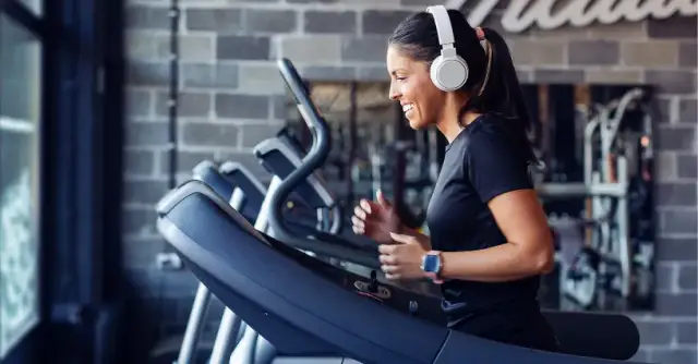 Bieżnia czy orbitrek - który sprzęt lepszy dla Twojej kondycji?