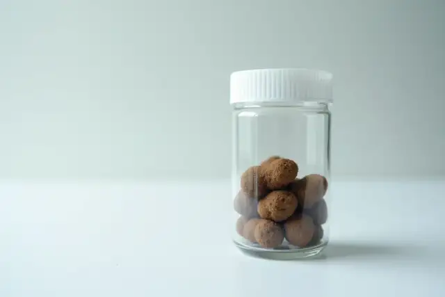 Jak długo przechowywać kał w lodówce? Czas i zasady badań