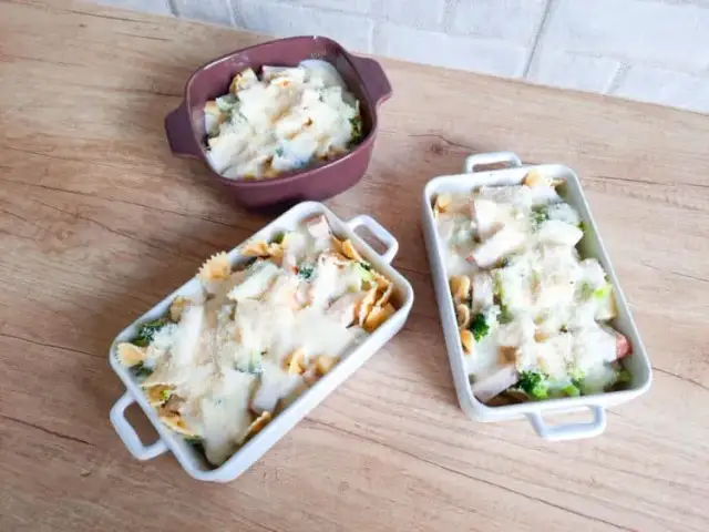 Zapiekanka makaronowa z beszamelem – łatwy przepis na pyszne danie