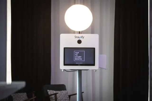 Fotobudka Warszawa: Jak wybrać idealną na wesele lub event?