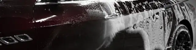 Mycie czy odkurzanie? Poznaj poprawną kolejność czyszczenia auta!