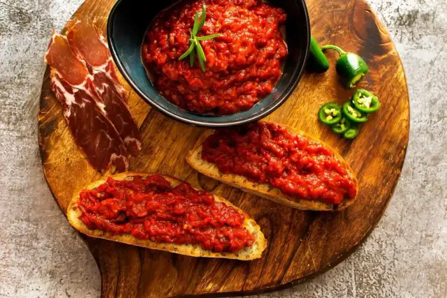 Co zjeść w Bułgarii? Odkryj tradycyjne smaki, które musisz spróbować