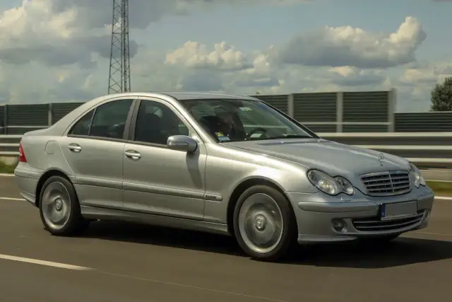 Mercedes W203 2.2 CDI: Na co uważać przed zakupem? Poradnik