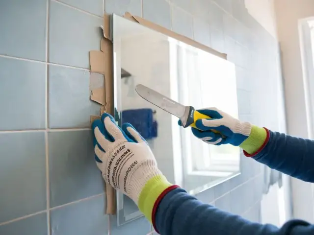 Jak bezpiecznie odkleić lustro od glazury - instrukcja bez ryzyka uszkodzeń