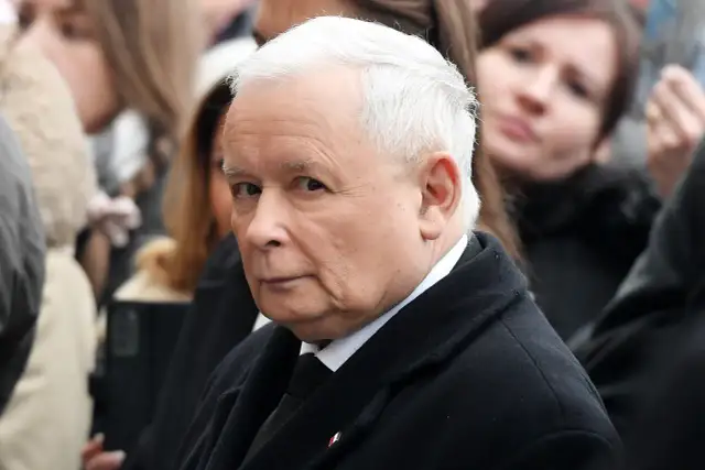 W co gra Kaczyński? Analiza jego strategii w polskiej polityce