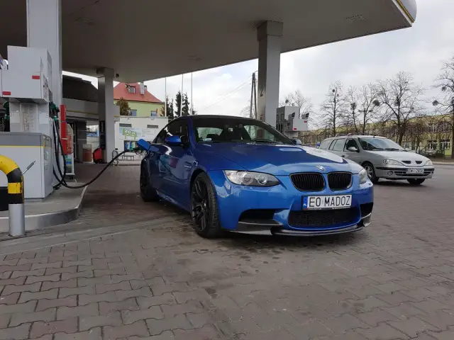 BMW M3 E92 spoiler: CSL czy GTS, carbon? Wybierz idealny!