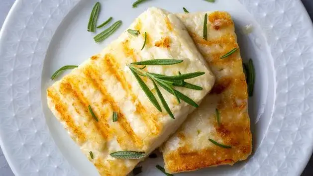 Grillowany ser halloumi z czym podawać – najlepsze połączenia smakowe