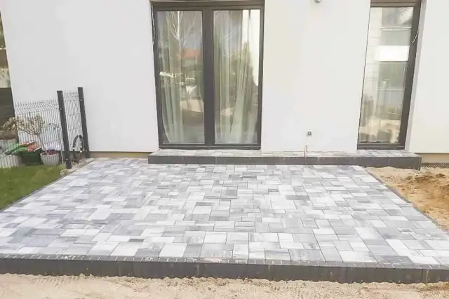 Jak położyć kostkę na tarasie, aby uniknąć najczęstszych błędów