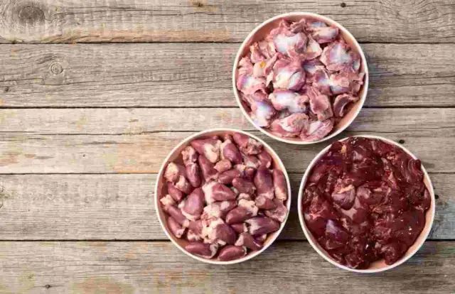 Podroby dla psa: Superfoods w misce? Podawaj je mądrze!