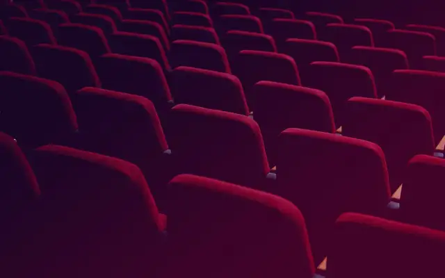 Ile trwa maraton filmowy? Zaskakujące fakty o jego długości