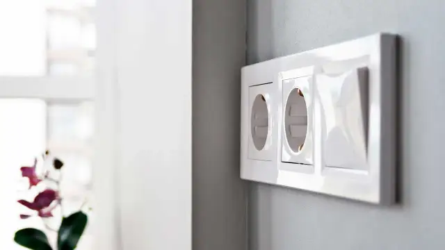 Koszt punktu elektrycznego 2026: Ile zapłacisz i jak zaoszczędzić?