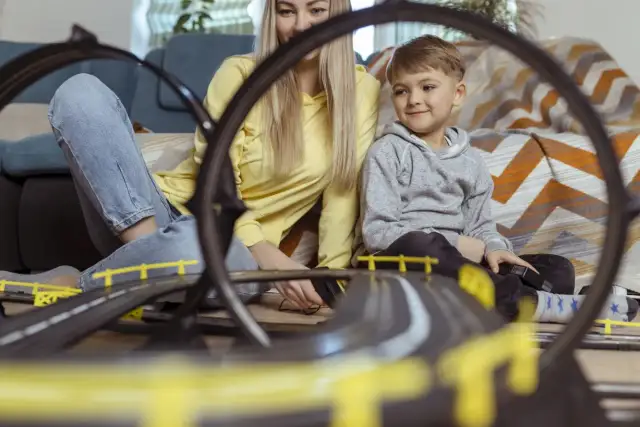 Tor wyścigowy dla dziecka: Jak wybrać najlepszy? Ekspert radzi