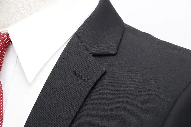 Jak powinien ubierać się mężczyzna po 60, by wyglądać elegancko?