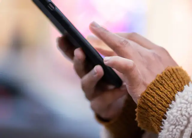 Jak sprawdzić aparat w telefonie i uniknąć problemów z jakością zdjęć