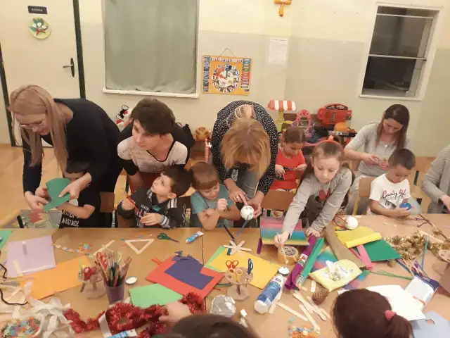 Zajęcia z rodzicami: Jak budować więź i wspierać rozwój dziecka?