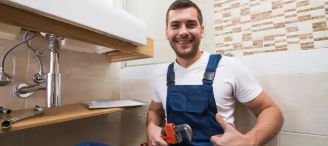 Hydraulik: Studia inżynierskie? Droga do projektów i wyższych zarobków