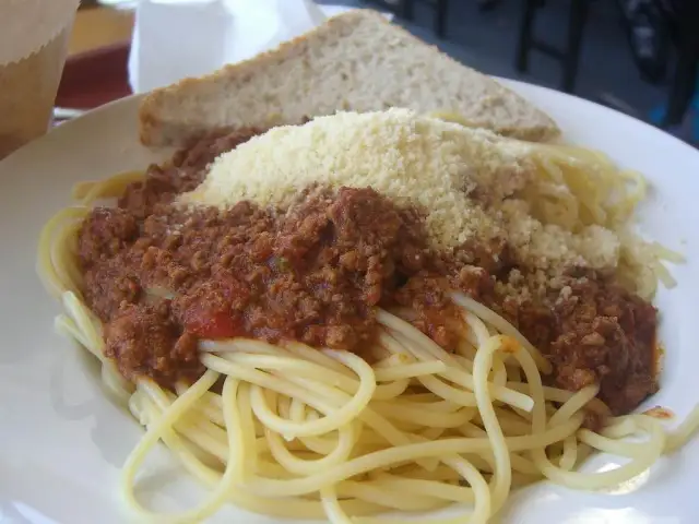 Jak pasteryzować sos do spaghetti z mięsem mielonym, by uniknąć zepsucia