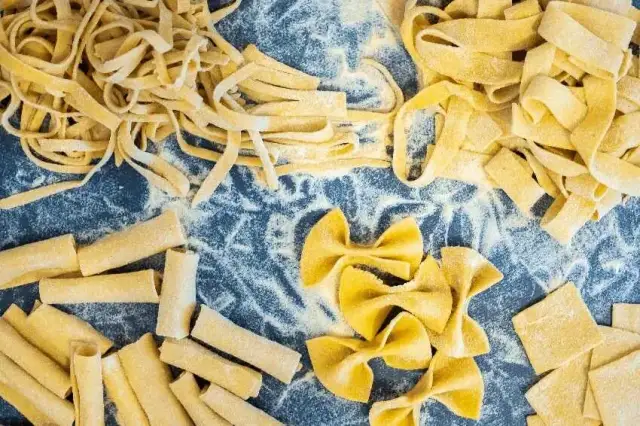 Ile solić makaron, aby uzyskać idealny smak i uniknąć błędów?