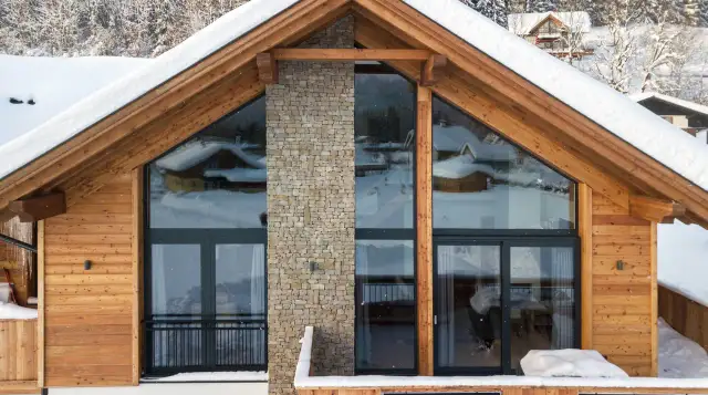 Okna 2 szyby czy 3 – które okna zapewnią lepszą izolację i oszczędności?