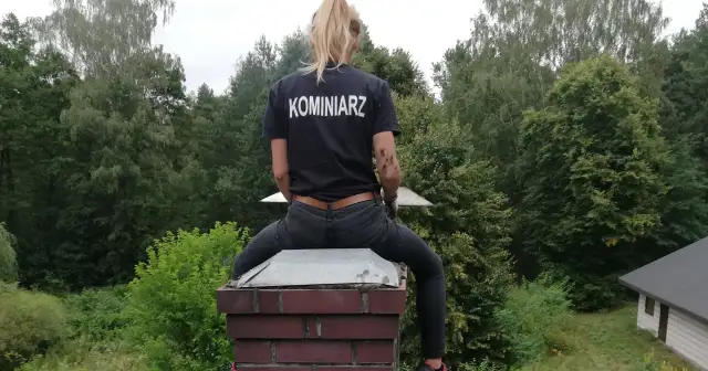 Ile zarabia kominiarz? Przekonaj się, co wpływa na wynagrodzenie