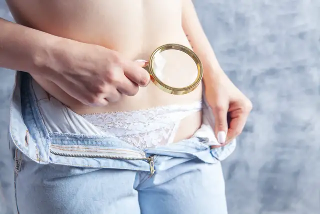 Gładka skóra intymna: Jak golić bez podrażnień i krostek?