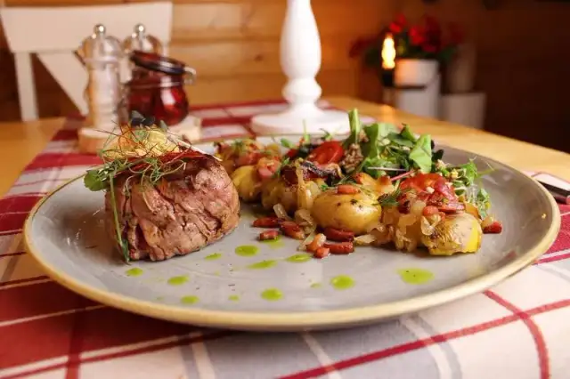 Gdzie zjeść w Wiśle? Odkryj regionalne smaki i ukryte perełki