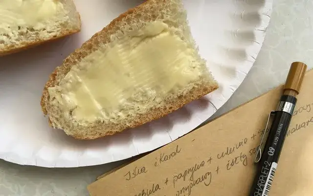 Jakie jedzenie zabrać na kemping, by uniknąć problemów z posiłkami?