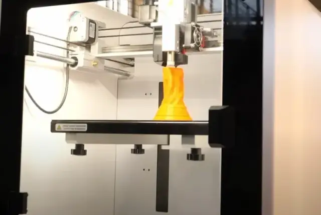 Jak zacząć druk 3D: wybór drukarki i materiałów dla początkujących