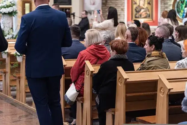 Ile trwa przygotowanie do bierzmowania? Poznaj ważne szczegóły