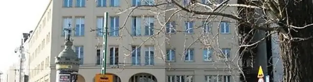 Budynek A Uniwersytetu Ekonomicznego w Poznaniu: lokalizacja i udogodnienia