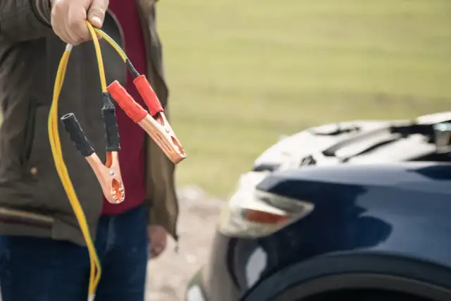 Kable rozruchowe: Jak podłączyć bezpiecznie? Uniknij kosztownych błędów