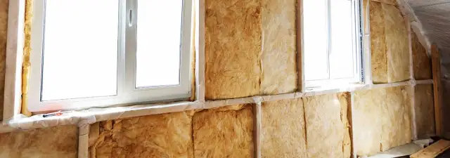 Ocieplenie domu drewnianego od wewnątrz czy od zewnątrz - co wybrać?