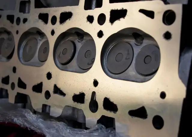 Wypalony zawór objawy - jak je rozpoznać i uniknąć kosztownych napraw