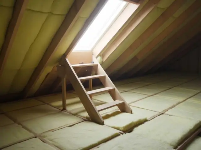 Jak ocieplić właz na strych i uniknąć strat ciepła w domu