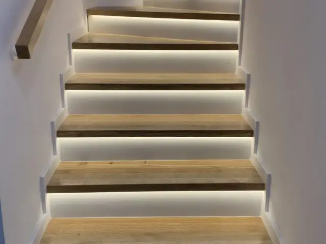 Czym myć schody drewniane lakierowane, aby ich nie uszkodzić?