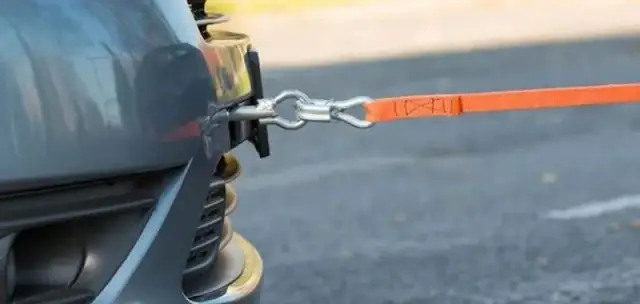 Holować czy cholować? Poznaj poprawną pisownię i etymologię