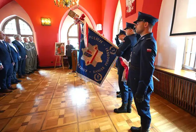 Nowe przepisy w rozporządzeniu o umundurowaniu policjantów i ich skutki