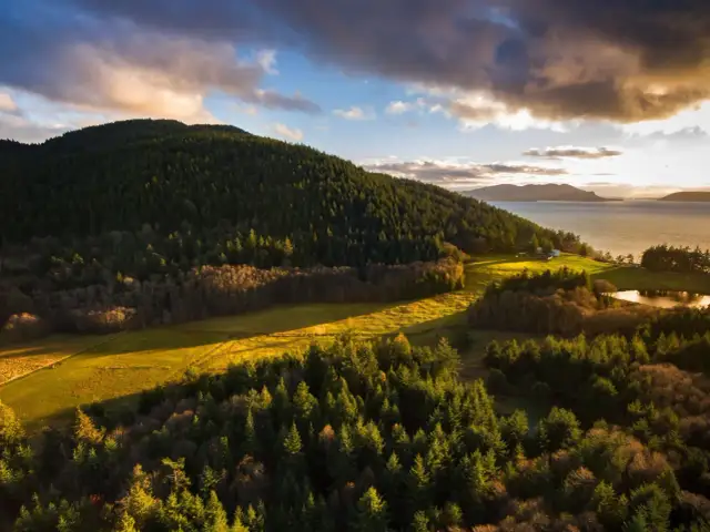 Krynica-Zdrój atrakcje: Odkryj perłę Beskidu na każdą porę!