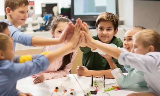 Ciekawe zajęcia z pedagogiem, które rozwijają emocjonalnie i społecznie