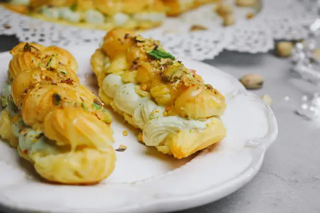 Eklerki z kremem pistacjowym, czyli słodki hit 2025 roku